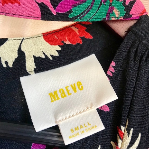 Maeve Short Flutter Sleeve V-Neck Choker Dark Floral Blouse/ Size S - Picture 3 of 7